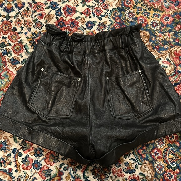 GRLFRND LEATHER PAPERBAG SHORTS - Picture 5 of 5